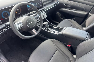 2026 Hyundai TUCSON SE FWD