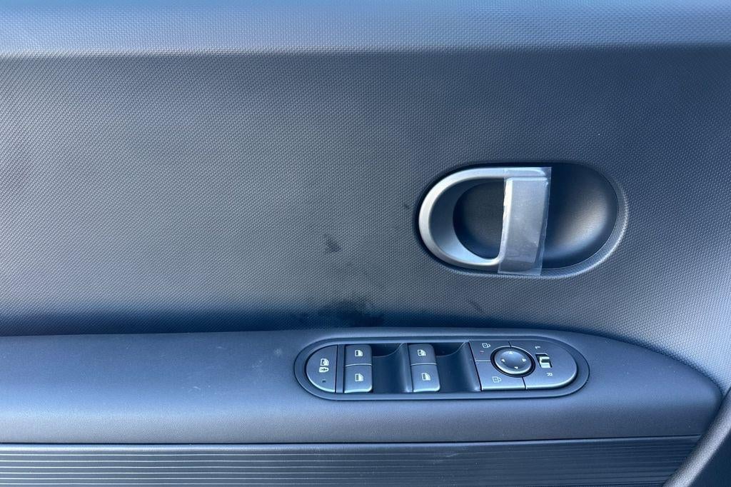 2026 Hyundai IONIQ 5 SE