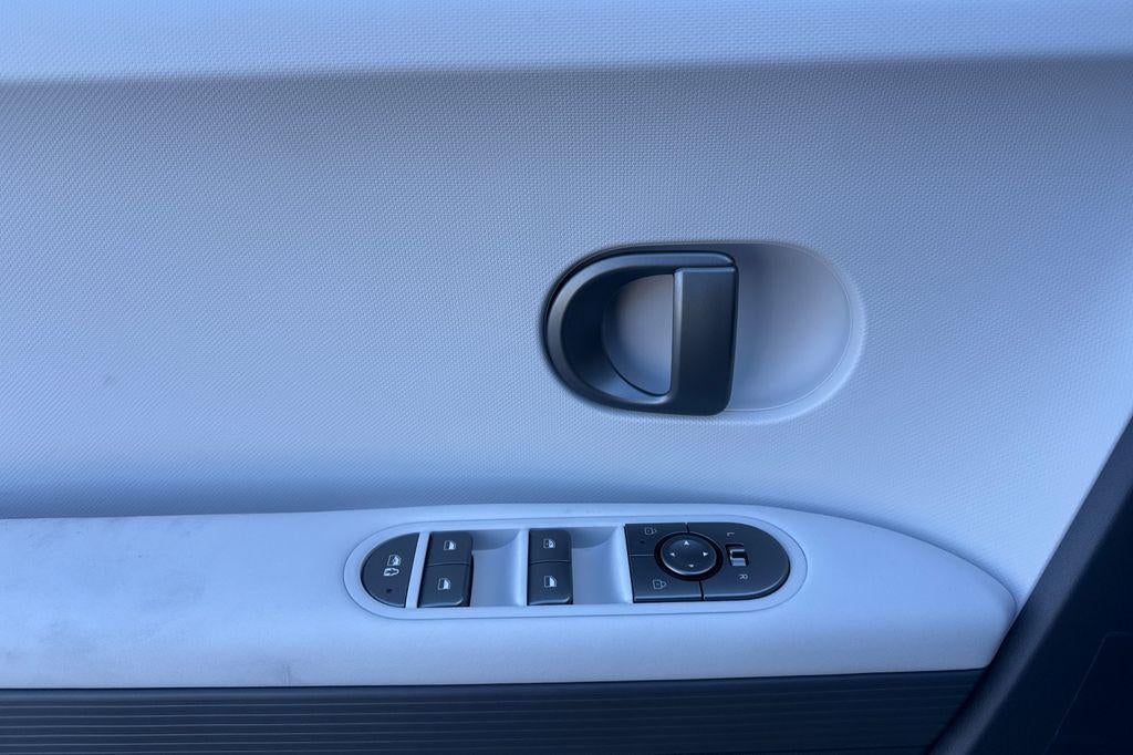 2026 Hyundai IONIQ 5 SE