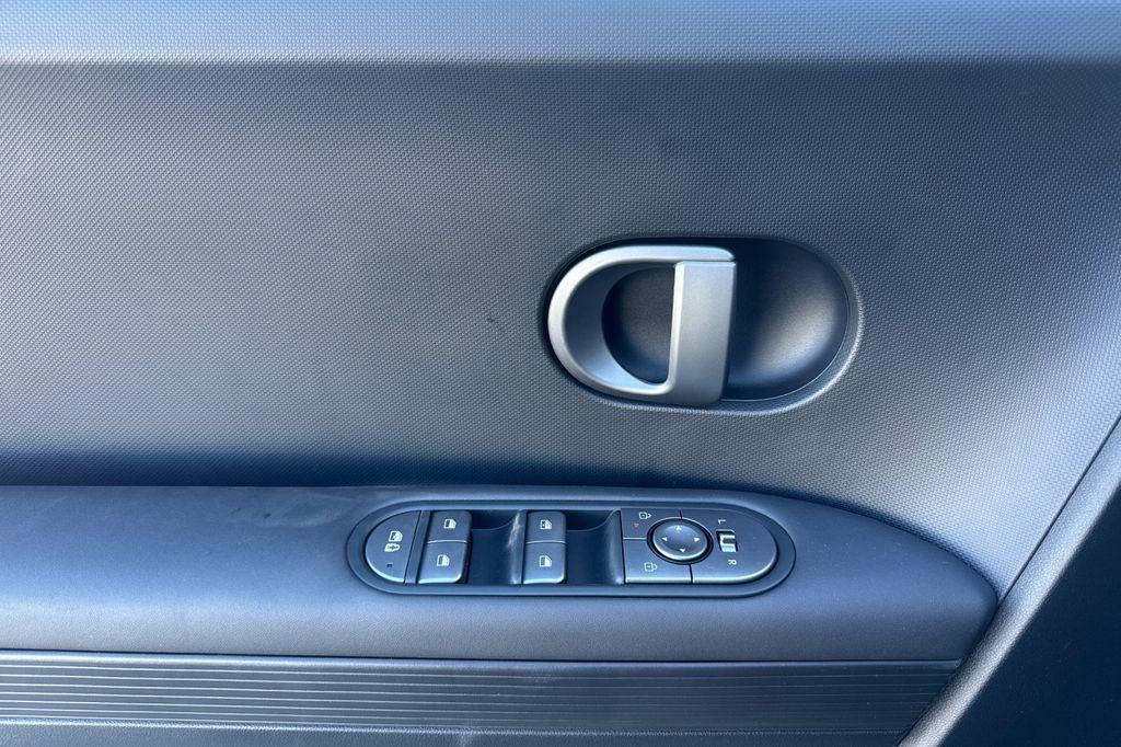 2026 Hyundai IONIQ 5 SE